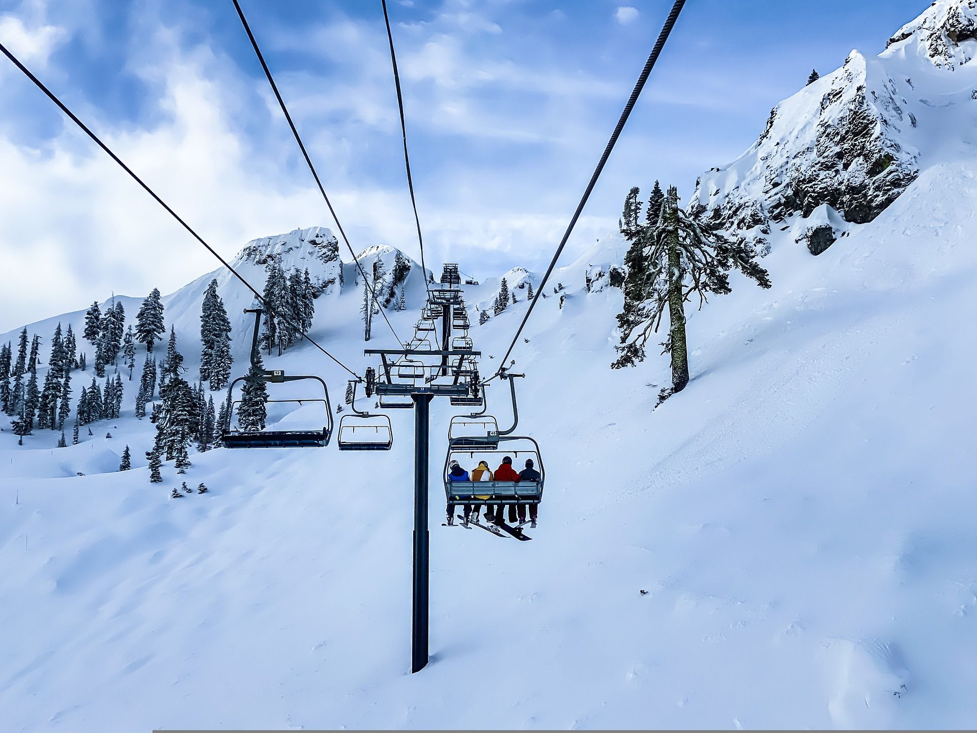 魅惑の雪山世界へ！スキー・スノボの楽しみ方